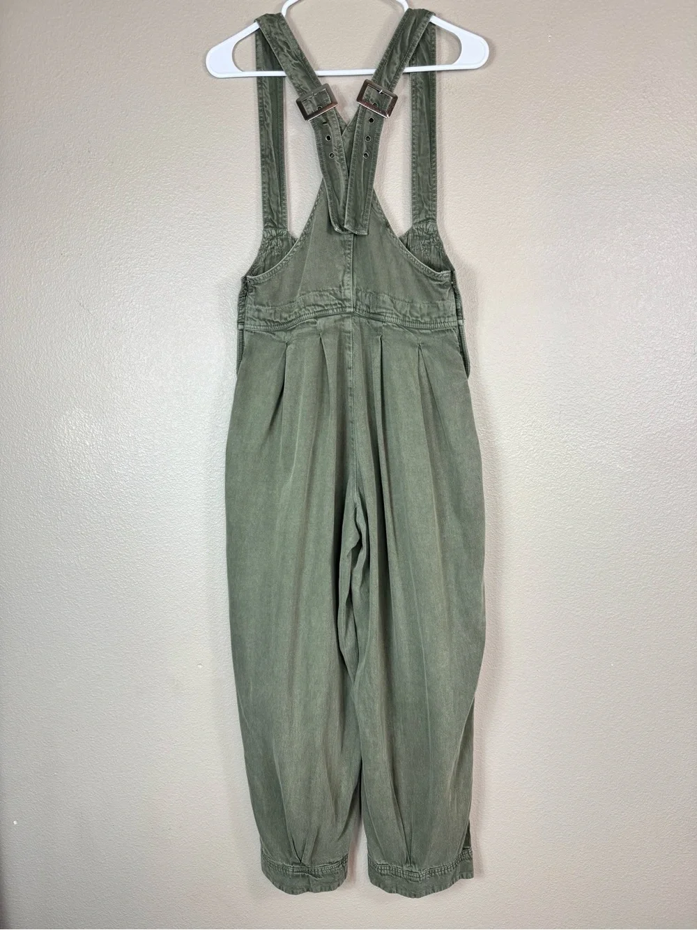 Free People Felix tapered baggy overalls dusty olive size XS D